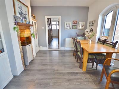 DINING ROOMN